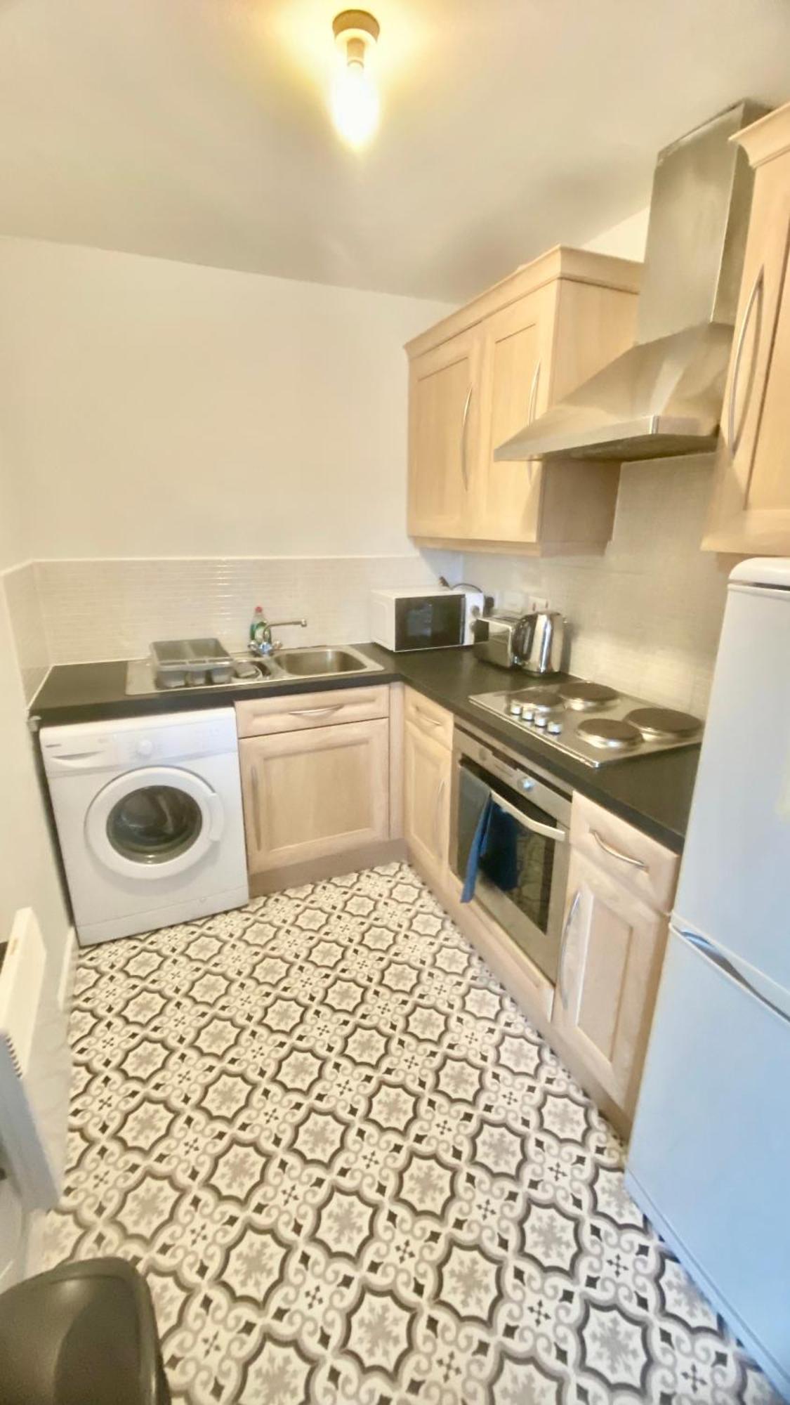 Spacious 1 Bedroom Apartment In Wigan Shevington Εξωτερικό φωτογραφία